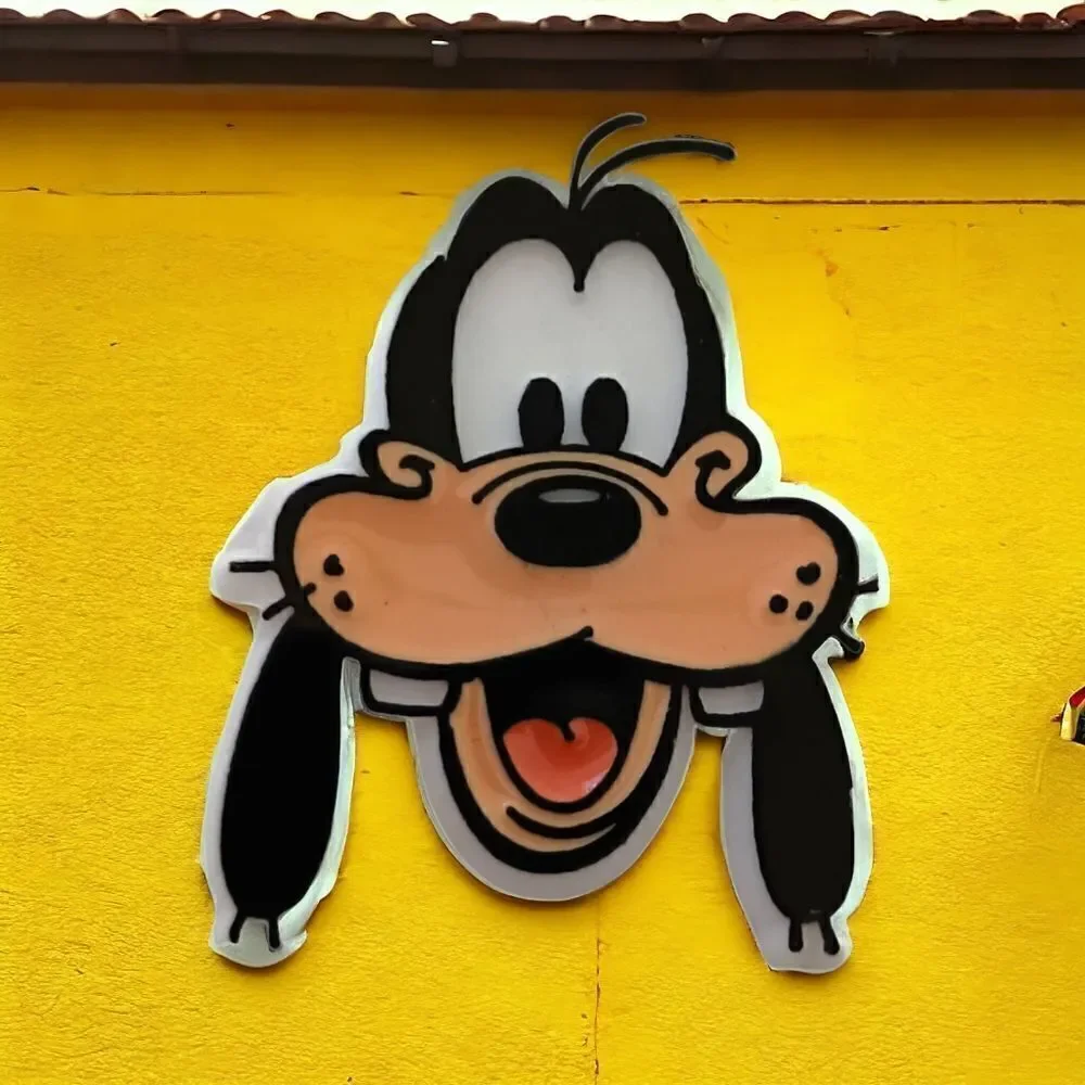 Vintage Goofy Dog Pin Plastic 70s To 80s Retro Walt Disney Whimsical Pop Art‎